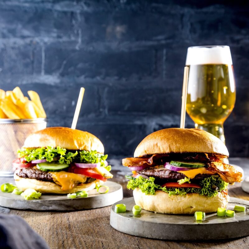 Burgeri si bere